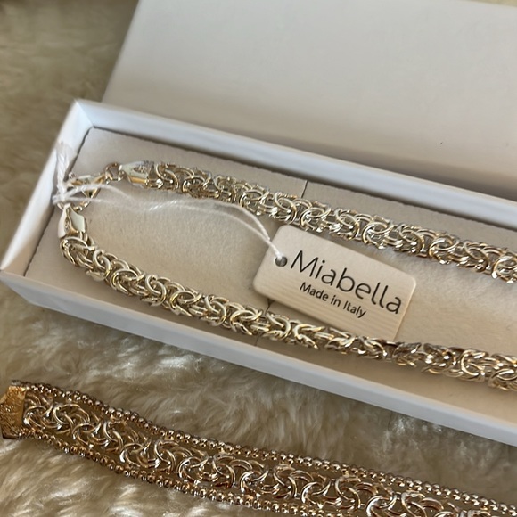 Miabella Sterling Silver Jewelry Set - Picture 4 of 9